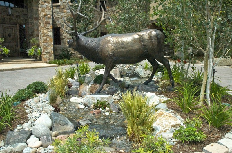 Colorado is well known for its elk population! This beautiful bronze sculpture welcomes visitors to this Greenwood Village, Colorado pondless waterfalls and depicts one of our huge mammals beautifully!